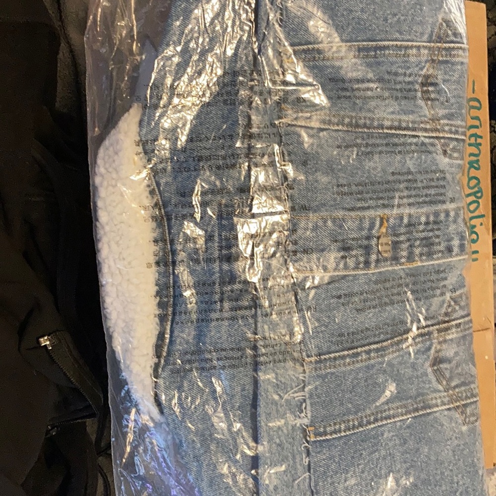Vest - Picture 2 of 6